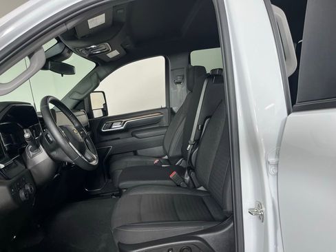 Used 2025 Chevrolet Silverado 2500 LT w/ Convenience Package image 25