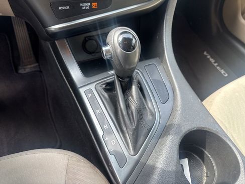 Used 2012 Kia Optima LX w/ Convenience Pkg image 7