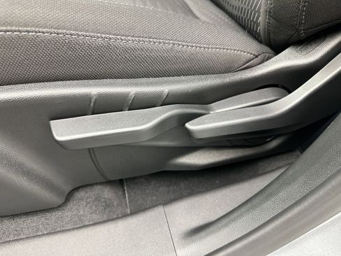 Certified 2025 Chevrolet Equinox LT AWD/4WD image 13