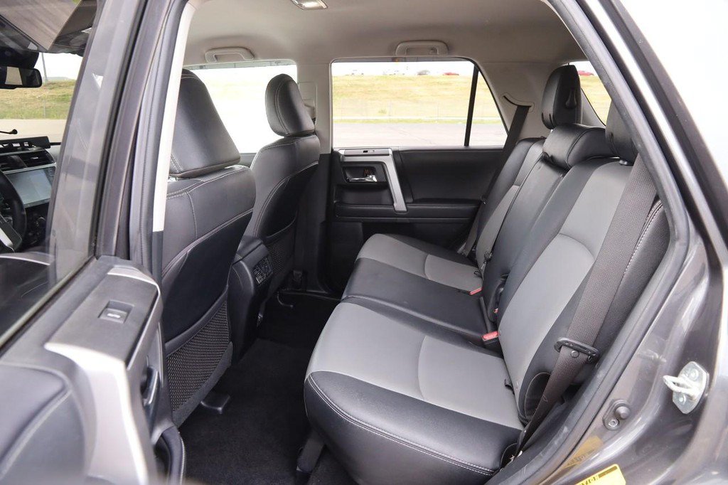 Used 2022 Toyota 4Runner SR5 Premium AWD/4WD image 9