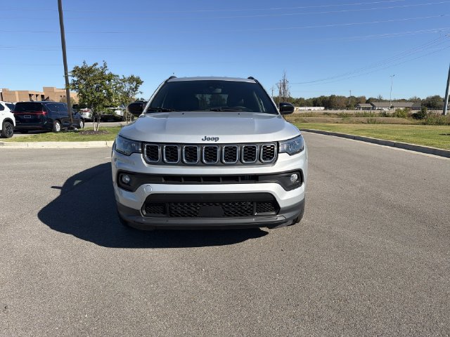 Used 2024 Jeep Compass Latitude AWD/4WD image 8