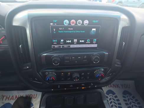 Used 2018 Chevrolet Silverado 1500 LT w/ Midnight Edition AWD/4WD image 9