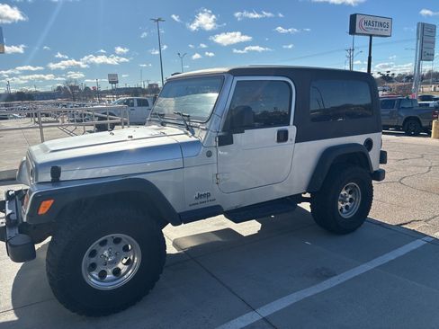 Used 2004 Jeep Wrangler Unlimited image 1