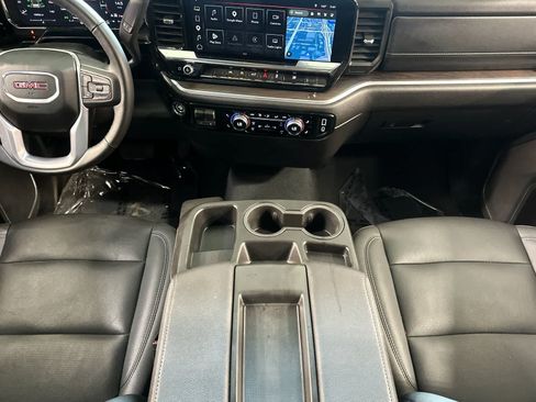 Used 2026 GMC Sierra 1500 SLT AWD/4WD image 4