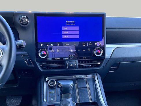 Used 2025 Lexus GX 550 w/ Accessory Package (Z1) AWD/4WD image 7