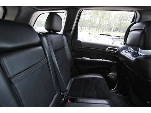 Used 2018 Jeep Grand Cherokee Altitude AWD/4WD image 14