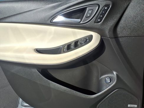 Used 2020 Buick Encore GX Essence w/ Experience Buick Package image 28