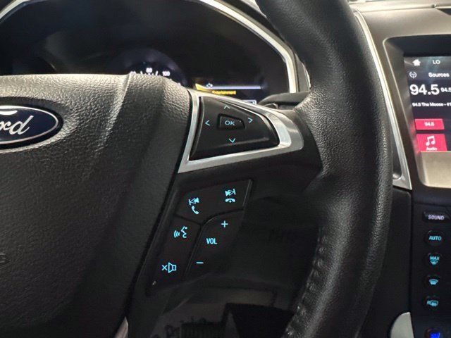 Used 2017 Ford Edge Titanium w/ Equipment Group 301A AWD/4WD image 17