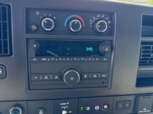 Used 2025 Chevrolet Express 3500 LT w/ LT Preferred Equipment Group RWD image 10