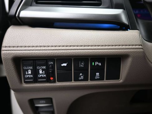 Used 2018 Honda Odyssey Elite image 31