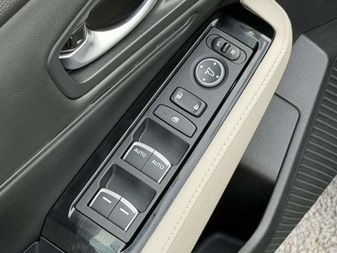 Certified 2025 Honda Accord Touring image 9