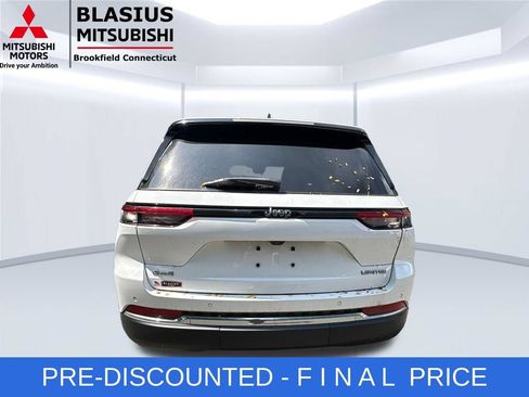 Used 2023 Jeep Grand Cherokee Limited w/ Trailer Tow Prep Group (B) AWD/4WD image 9