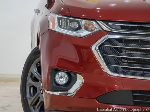 Used 2021 Chevrolet Traverse Premier AWD/4WD image 6