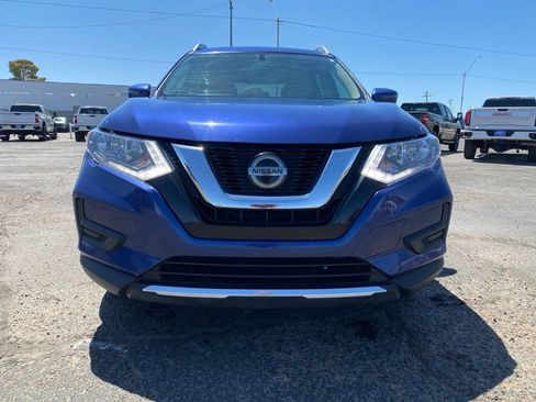 Used 2018 Nissan Rogue SV w/ Premium Package FWD image 18