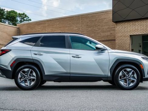 Certified 2025 Hyundai Tucson SEL FWD image 5
