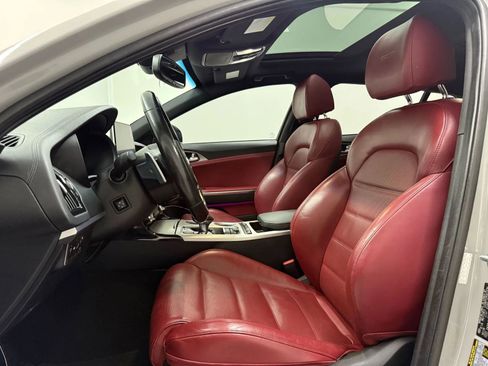 Used 2018 Kia Stinger GT2 image 14