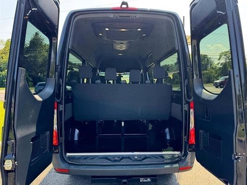 Used 2019 Mercedes-Benz Sprinter 2500 image 7