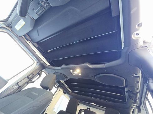 Used 2020 Jeep Wrangler Unlimited Sahara AWD/4WD image 9