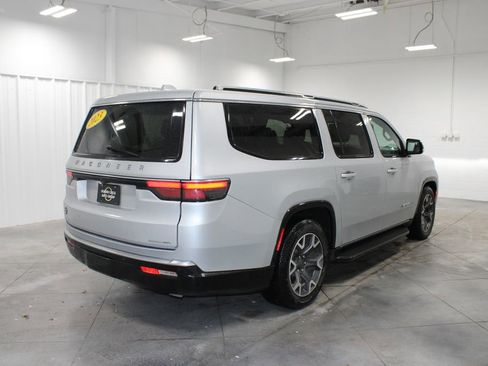 Used 2023 Jeep Wagoneer L Series III w/ Preferred Equipment Group image 9