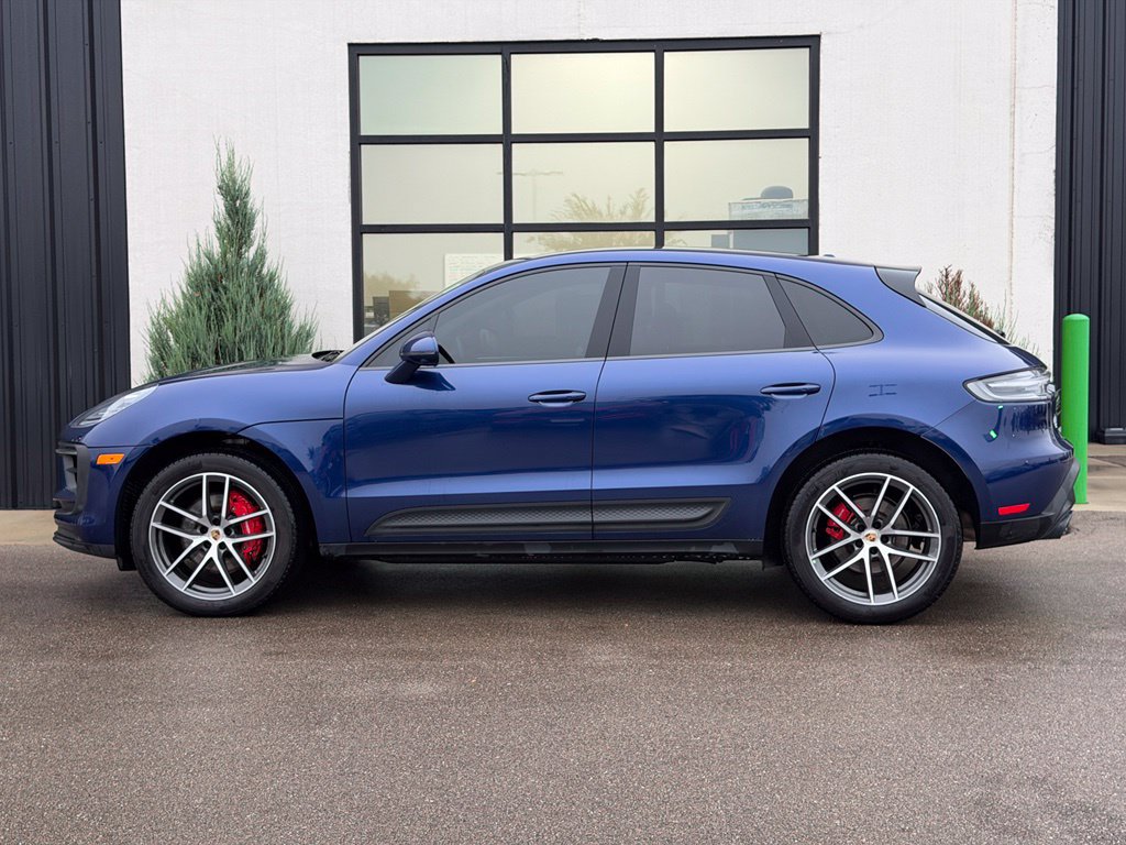 Used 2024 Porsche Macan S AWD/4WD image 2