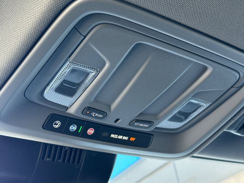 Used 2025 Chevrolet Silverado 1500 LT image 24