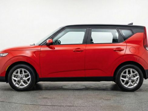 Used 2025 Kia Soul LX w/ LX Technology Package image 5