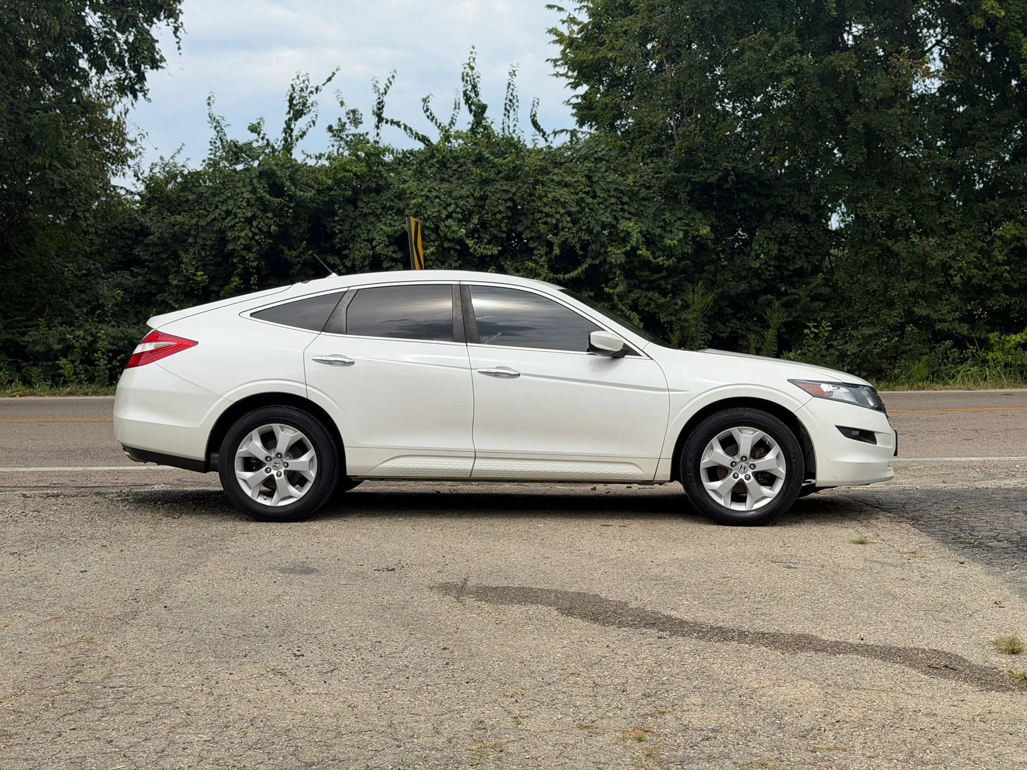 Used 2010 Honda Crosstour EX-L image 4