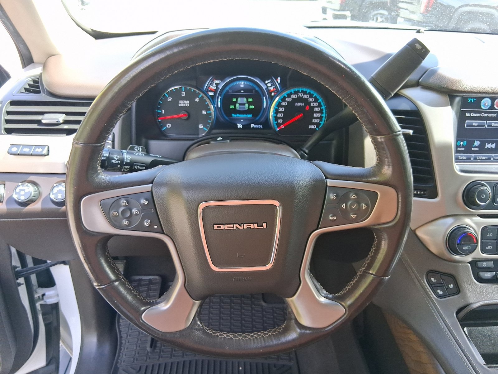 Used 2020 GMC Yukon Denali w/ Denali Premium Package AWD/4WD image 17
