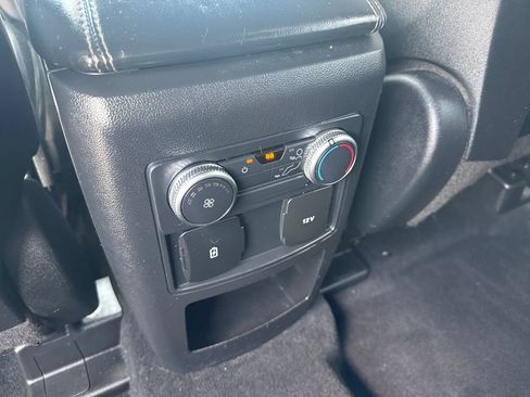 Used 2020 Ford Explorer XLT w/ Equipment Group 202A AWD/4WD image 18