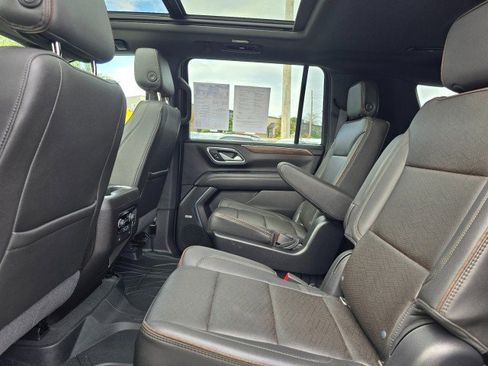 Used 2021 Chevrolet Suburban High Country image 18