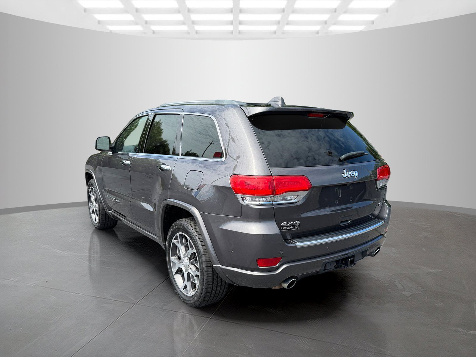 Used 2019 Jeep Grand Cherokee Overland AWD/4WD image 4
