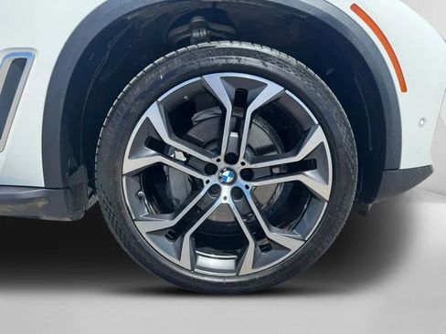 Used 2022 BMW X5 xDrive40i w/ Premium Package AWD/4WD image 31