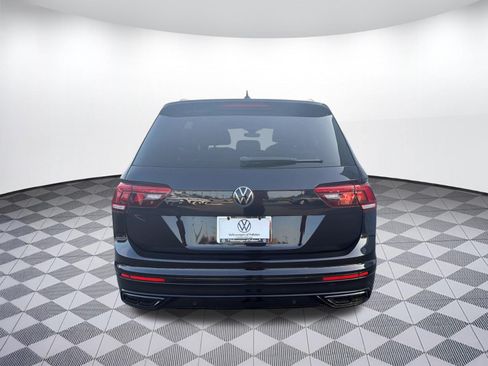 Certified 2022 Volkswagen Tiguan SE R-Line AWD/4WD image 10