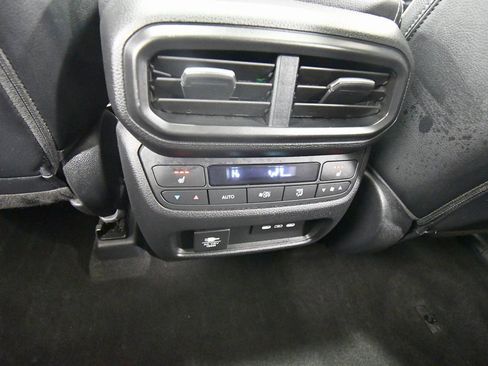 Certified 2024 Honda Pilot Black Edition image 17