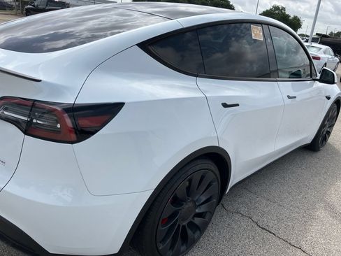 Used 2024 Tesla Model Y Performance AWD/4WD image 4