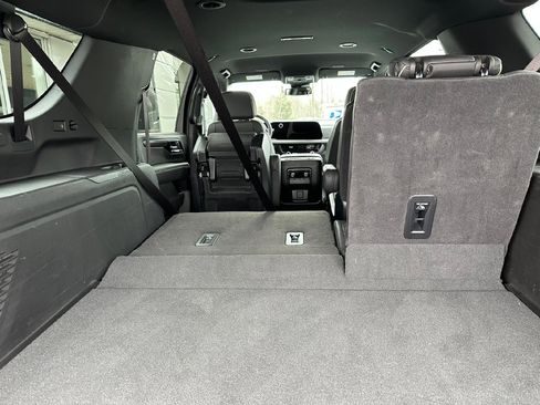 Certified 2025 Chevrolet Suburban Premier image 56