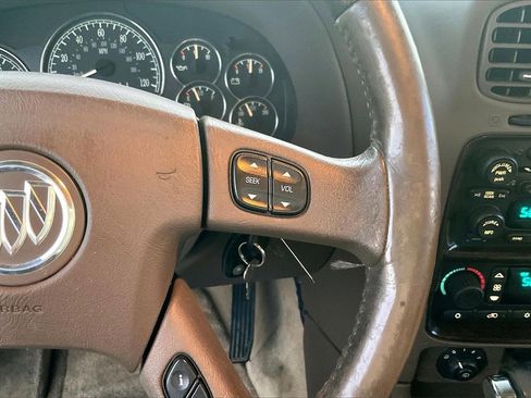 Used 2007 Buick Rainier CXL image 18