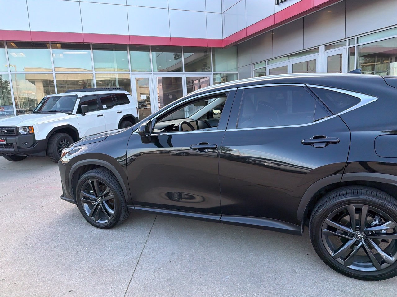 Used 2025 Lexus NX 450h+ AWD w/ Accessory Package (Z2) image 8