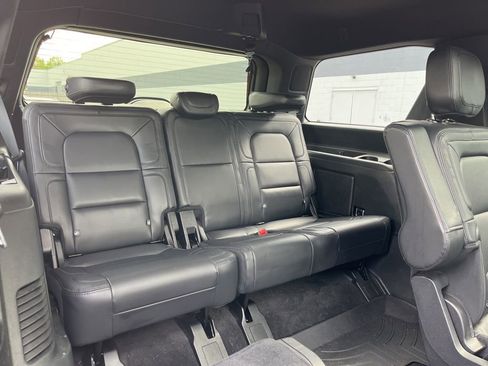 Used 2021 Lincoln Navigator Reserve AWD/4WD image 4