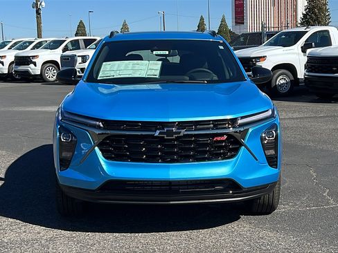 New 2026 Chevrolet Trax RS w/ Sunroof Package image 2