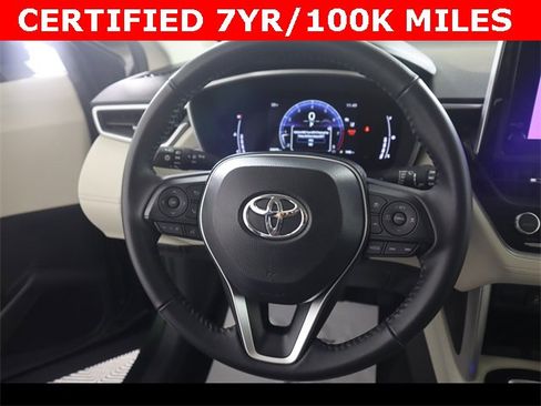 Used 2024 Toyota Corolla Cross XLE image 19