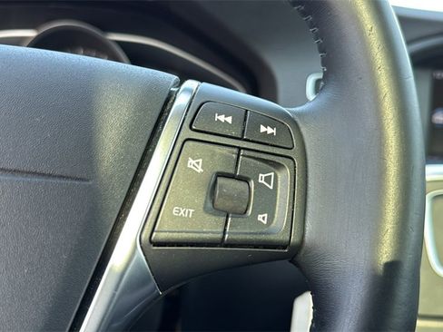 Used 2015 Volvo V60 T5 image 23