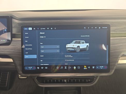 Used 2024 Rivian R1T Adventure AWD/4WD image 26
