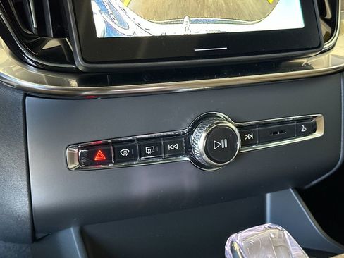 New 2026 Volvo XC90 T8 Plus w/ Protection Package Premier image 21