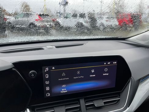 Used 2025 Chevrolet Trax LT image 18