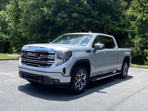 Used 2022 GMC Sierra 1500 SLT w/ SLT Premium Package AWD/4WD image 5