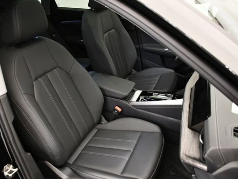 Used 2025 Audi Q5 Premium w/ Convenience Package image 48