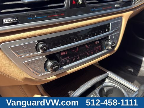 Used 2022 BMW 750i xDrive w/ Executive Package AWD/4WD image 19