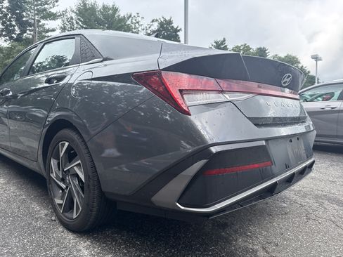 Certified 2025 Hyundai Elantra SEL FWD image 5