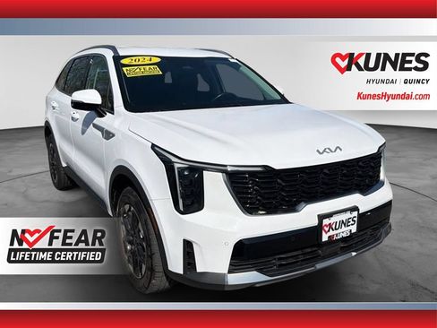 Used 2024 Kia Sorento S AWD/4WD image 1